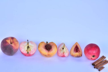 elma ve şeftali ve tarçın 