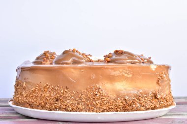 Çikolatalı kek kapatıyoruz 