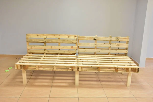Sofa Aus Holzpaletten — Stockfoto