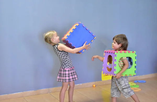 Niños Juega Jardín Infantes —  Fotos de Stock