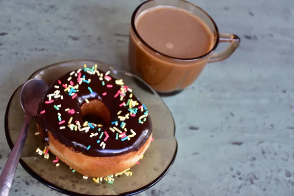 Donut Und Kaffee Aus Nächster Nähe — Stockfoto
