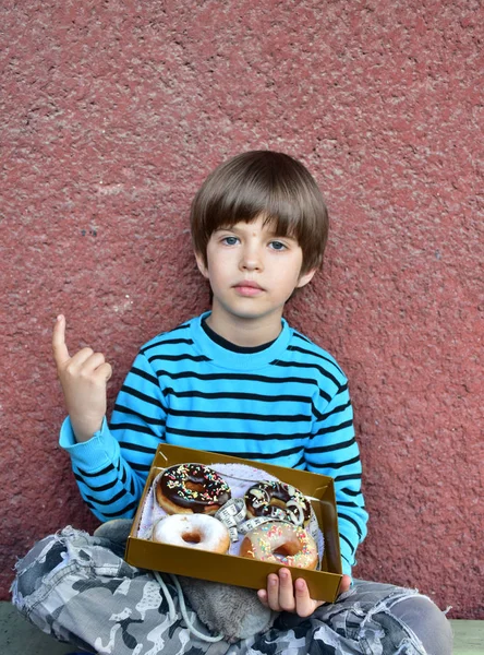 Kinderen Donut Voedsel — Stockfoto