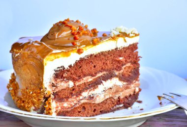 Çikolatalı kek kapatıyoruz 