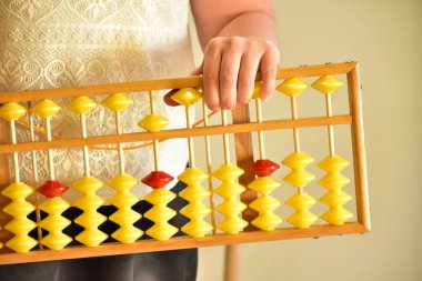 parmaklar ve abaküs yakın 