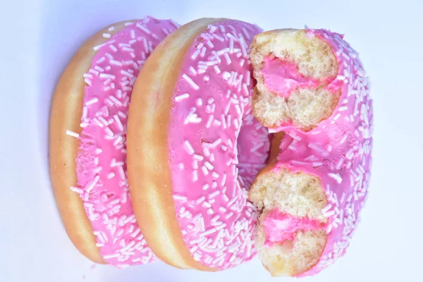 Rosa Donut Auf Weißem Hintergrund — Stockfoto