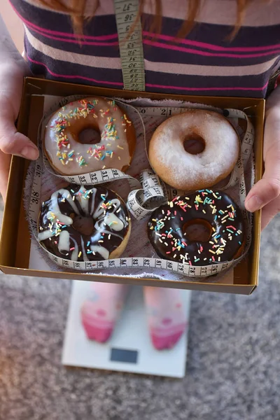 Schöne Und Leckere Donuts Und Schuppen — Stockfoto