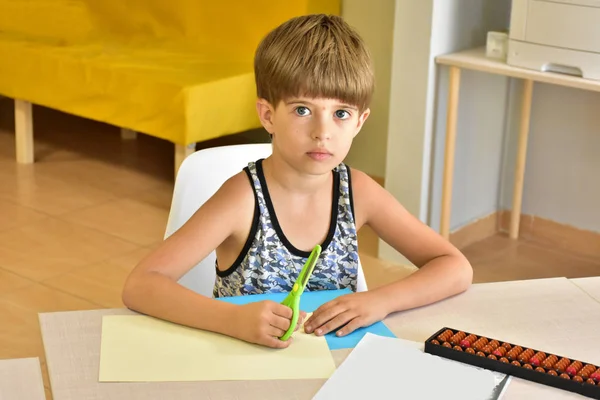 Sınıftaki çocuk ve zihinsel aritmetik