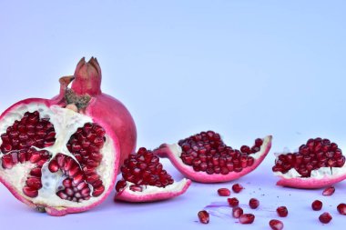 Olgun nar yakın çekim 