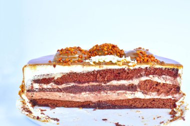 Çikolatalı kek kapatıyoruz 