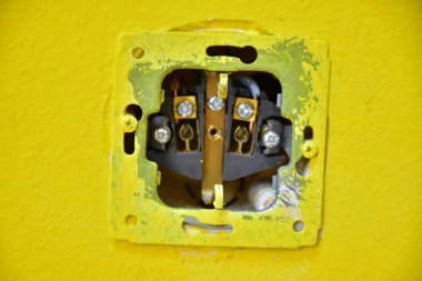 duvarda elektrik soketi