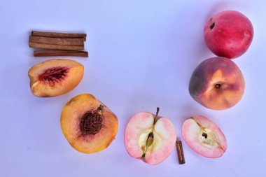 şeftali ve elma ve tarçın 