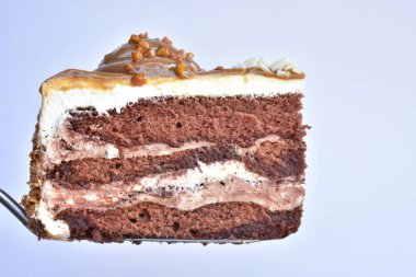 Çikolatalı kek kapatıyoruz 