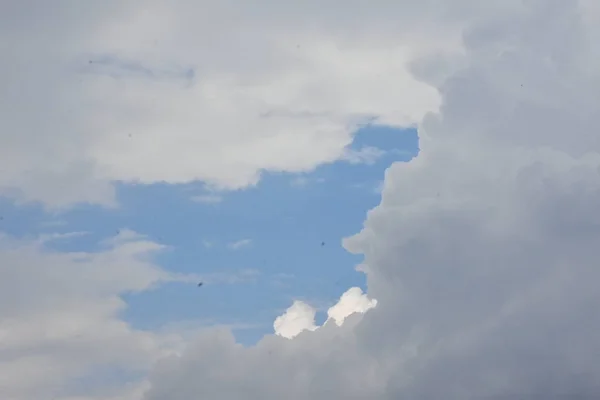 Langit Biru Dan Awan Putih — Stok Foto