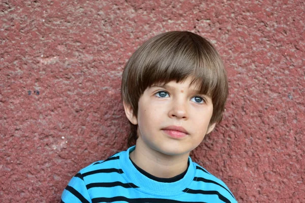 Красивый Портрет Маленького Мальчика Улыбка — стоковое фото