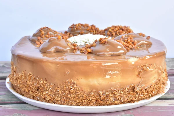 Çikolatalı kek kapatıyoruz 