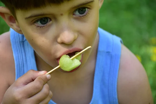 Child Eat Ice Cream — Stok fotoğraf