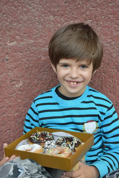 Kinderen Donut Voedsel — Stockfoto