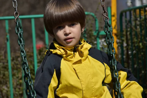 Crianças Brincam Parque Infantil — Fotografia de Stock