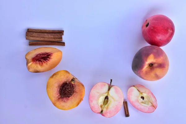 Peaches Apples Cinnamon — Stock Photo, Image