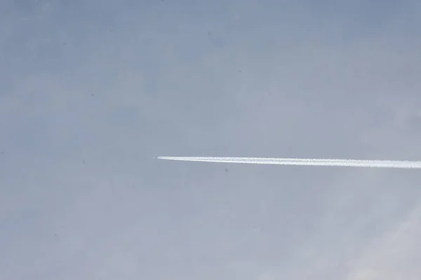 天空中的飞机 — 图库照片