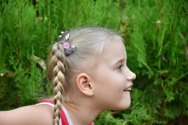 Close Van Portret Van Schattig Klein Meisje — Stockfoto