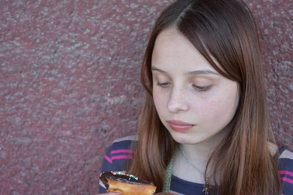 Kinderen Donut Snack — Stockfoto