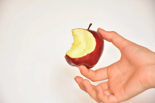 Ręka Jabłko Zbliżenie — Zdjęcie stockowe