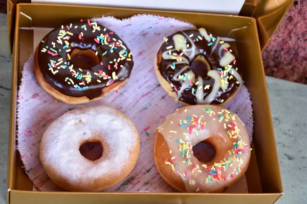 Schöne Und Leckere Donuts — Stockfoto