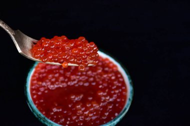 balık tan kırmızı havyar