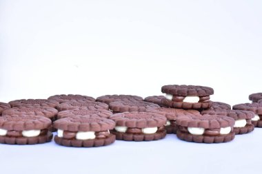 Beyaz kremalı çikolata kurabiye 