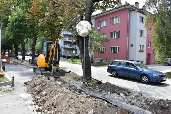 bir pit hendek kazı