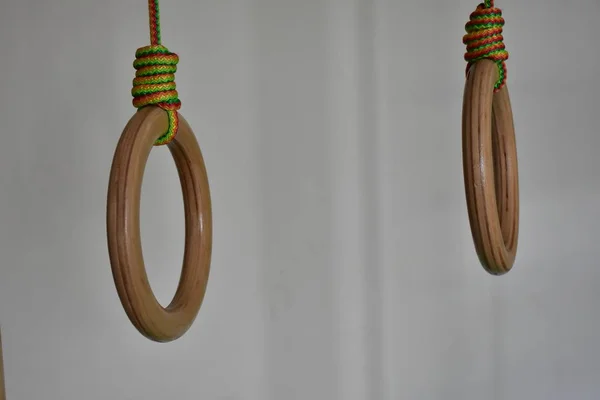 Wooden Gym Rings Ropes Sport Concept — Stock fotografie