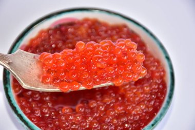 balık tan kırmızı havyar