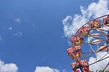 Gökyüzüne ve spora karşı atlıkarınca