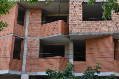 İnşaat alanları ve inşaatlar,