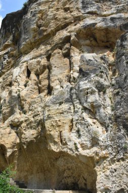 Güzel bir dağ manzarası.,