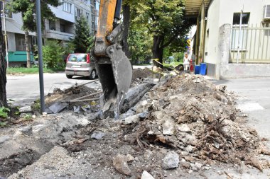 bir pit hendek kazı