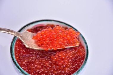 balık tan kırmızı havyar