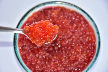 balık tan kırmızı havyar