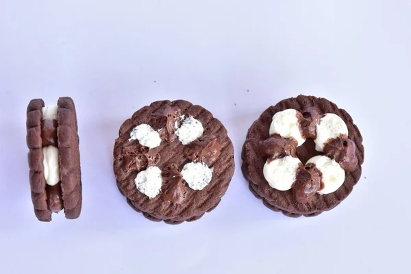 Čokoládové Cookies Bílým Krémem — Stock fotografie