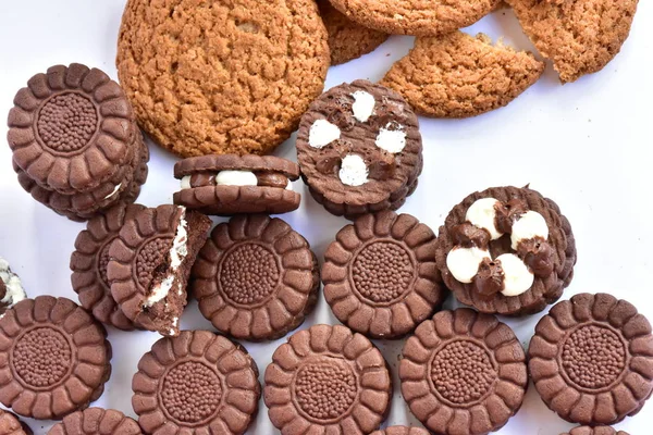 Lækre Cookies Hvid Baggrund - Stock-foto