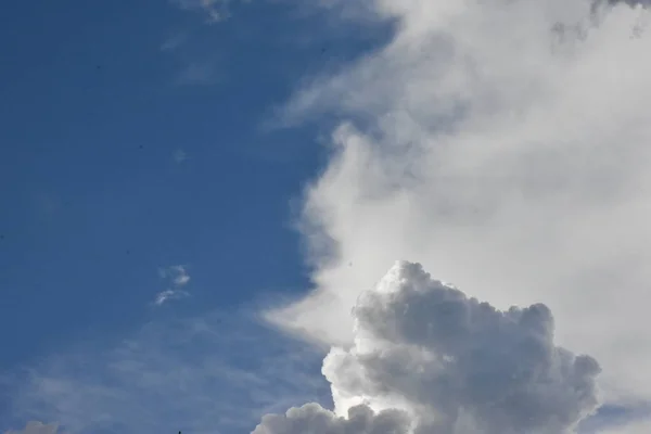 Langit Yang Indah Dengan Awan — Stok Foto