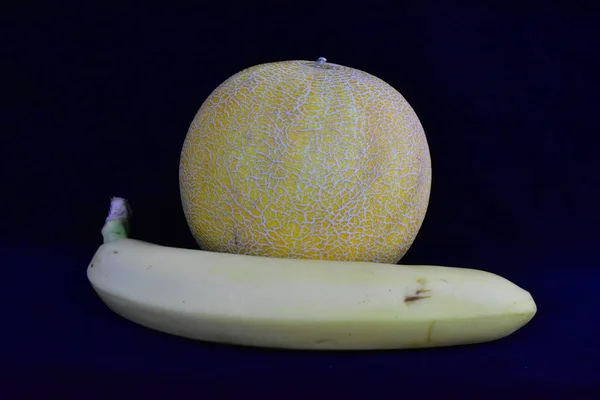 Banana Melão Fundo Preto — Fotografia de Stock