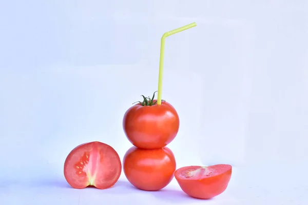 Tomates Com Palha Conceito Suco Tomate — Fotografia de Stock