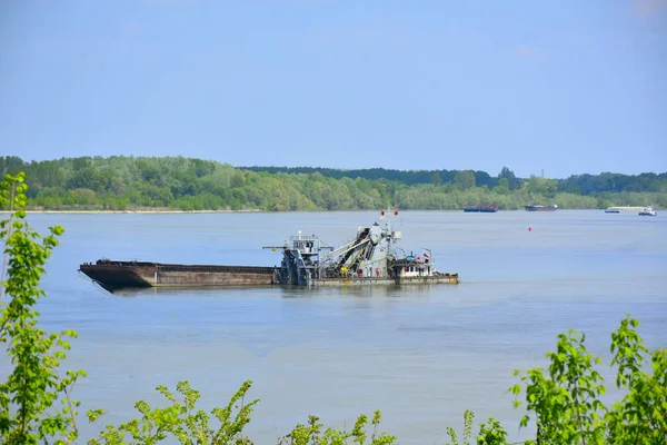 Nahaufnahme Eines Alten Rostigen Schiffes Das Fluss Festgemacht Hat — Stockfoto