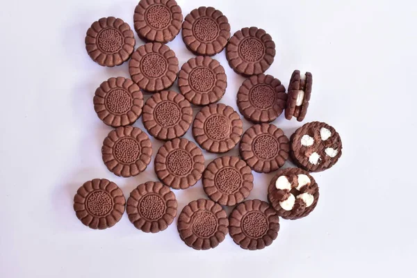 Schokoladenkekse Mit Weißer Sahne — Stockfoto