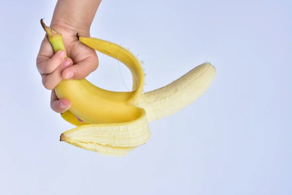 Banane Der Hand Aus Nächster Nähe — Stockfoto