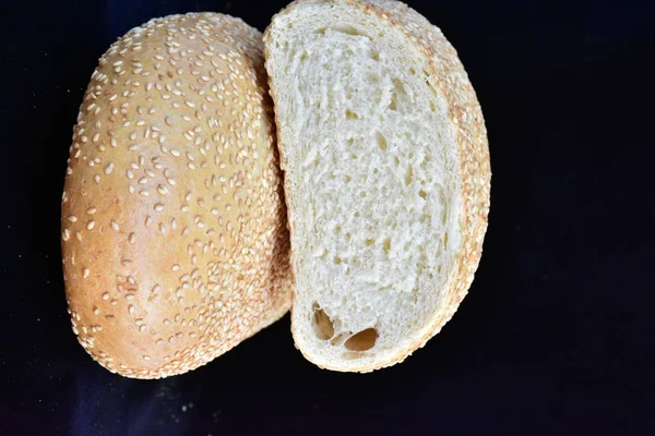 芝麻白面包 — 图库照片