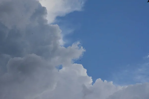 Langit Yang Indah Dengan Awan — Stok Foto