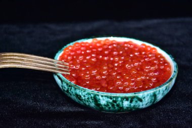 balık tan kırmızı havyar